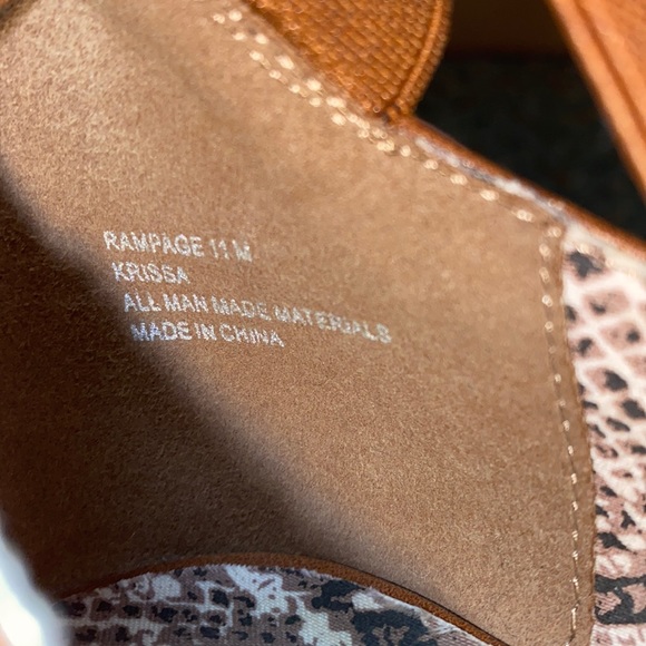 Rampage Wedges with Straps - Picture 11 of 11